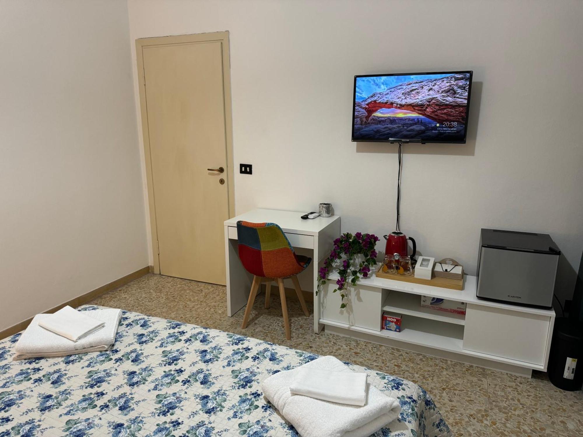 Hotel The Galaxy House Pisa Esterno foto