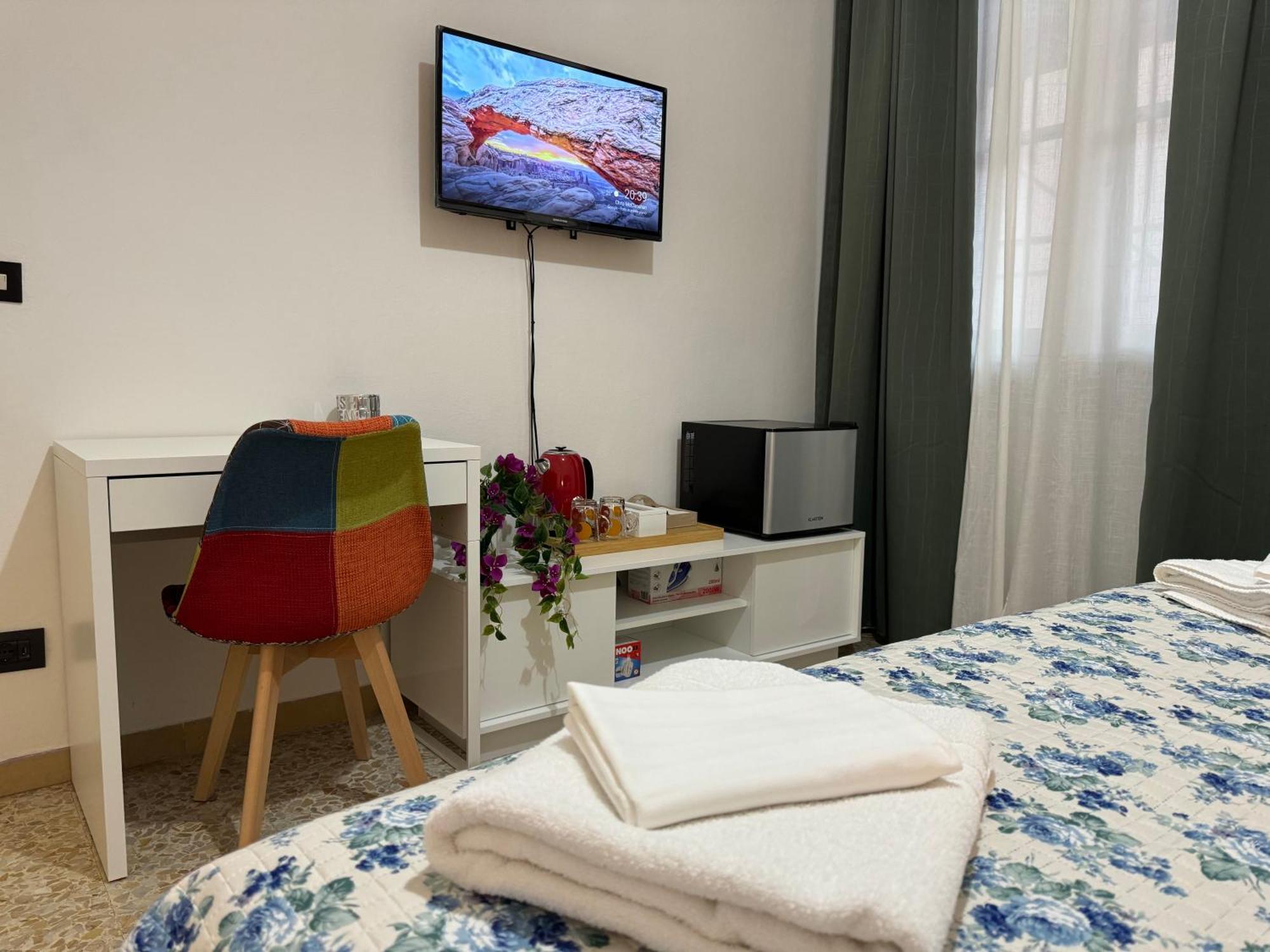 Hotel The Galaxy House Pisa Esterno foto