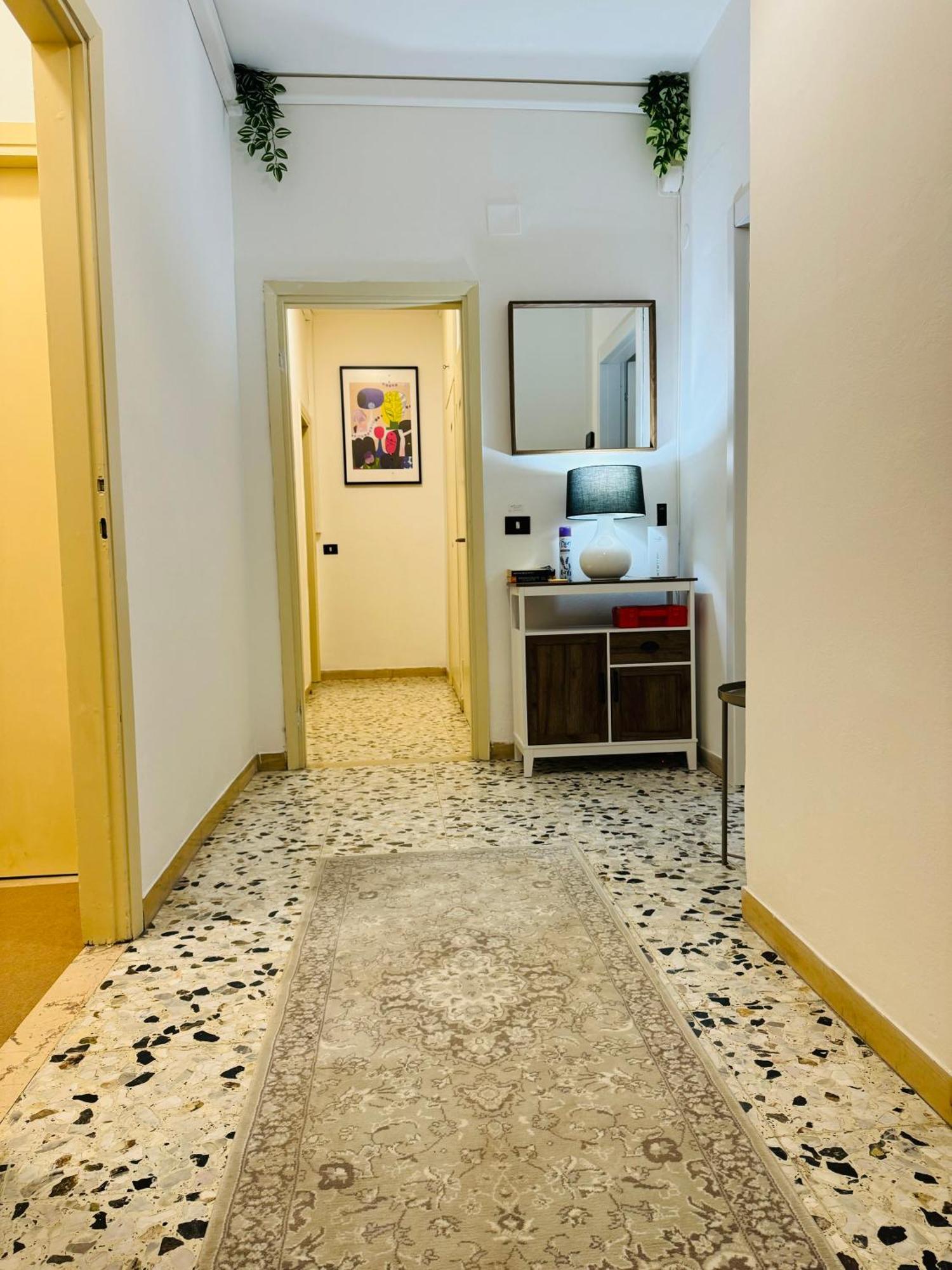 Hotel The Galaxy House Pisa Esterno foto
