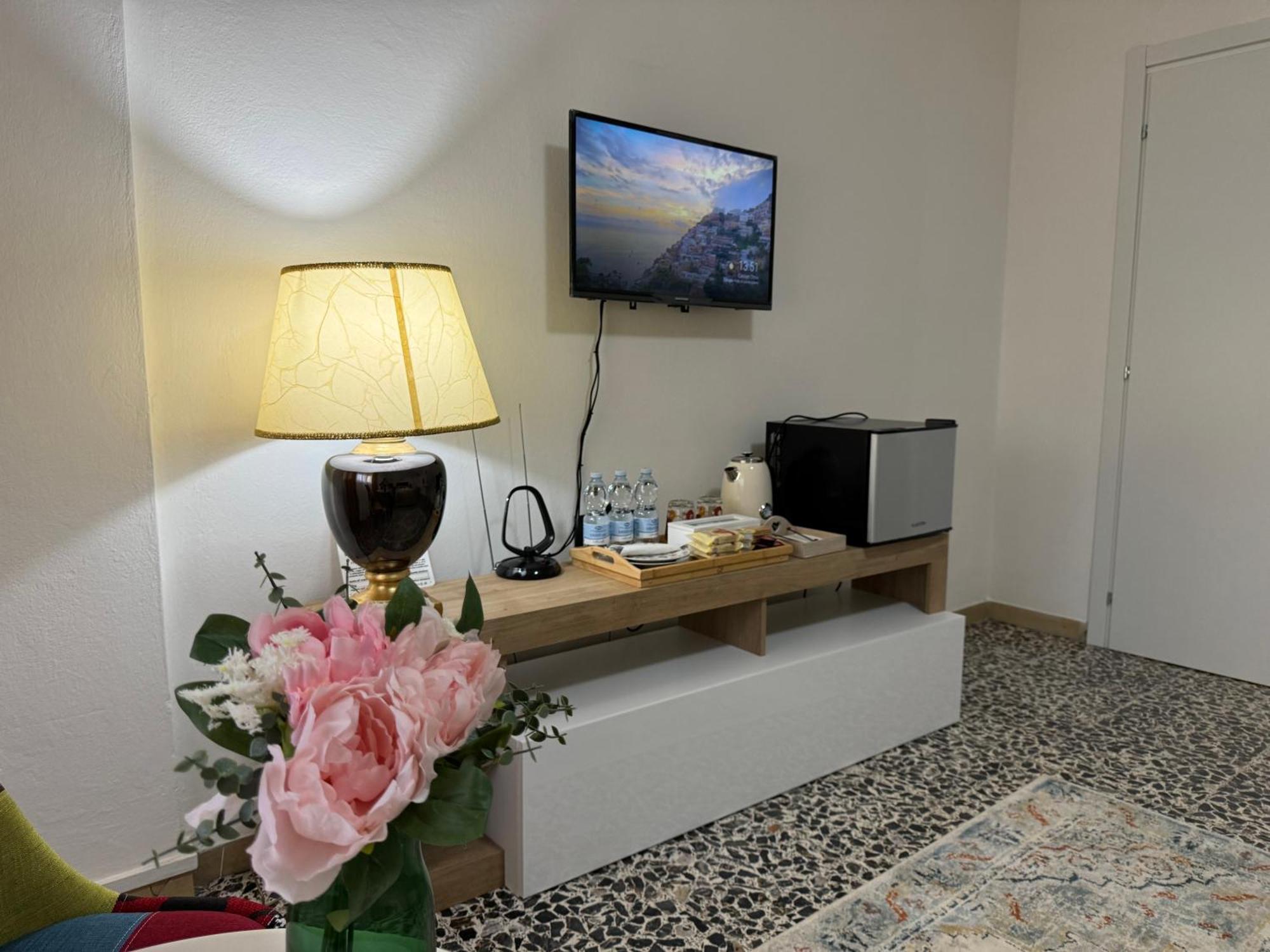 Hotel The Galaxy House Pisa Esterno foto